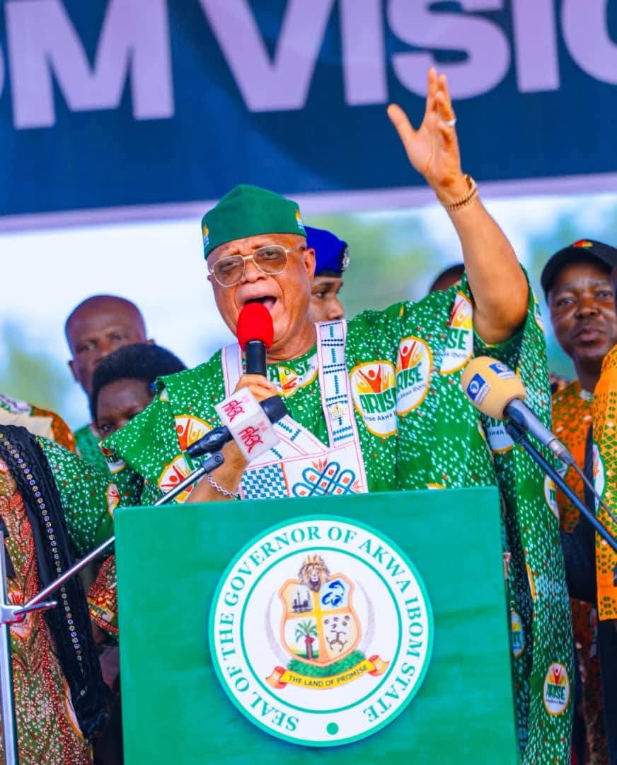 IKONO/INI Town Hall: Gov Eno Empowers 476 Beneficiaries with ₦239m Grants